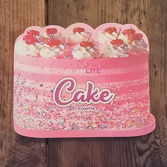 Glamlite Cake eyeshadow palette - Picture 3 of 4